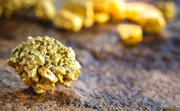 Navigating the Golden Path: Tactical Allocation in Gold Mining Companies